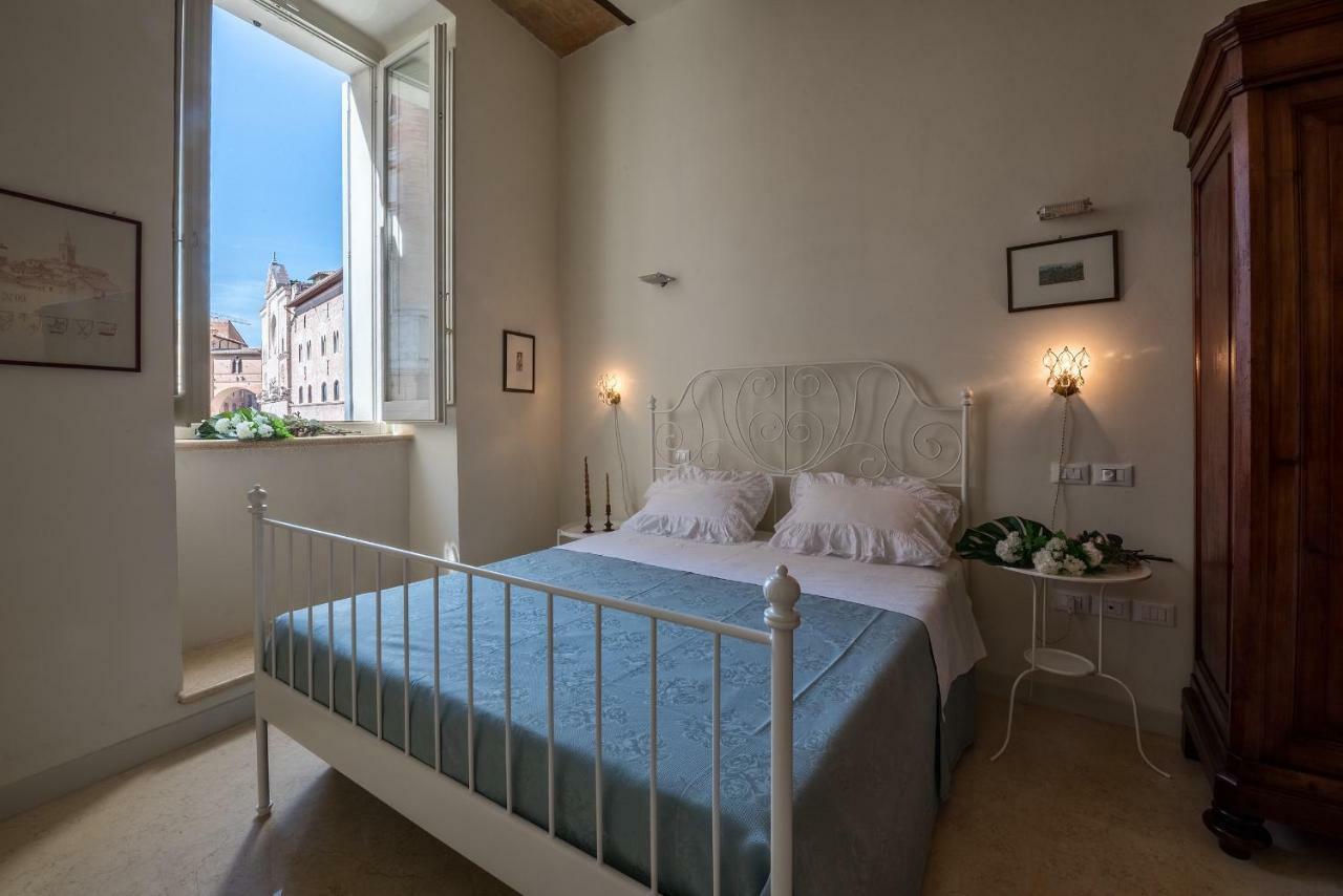 La Residenza In Piazza Grande Lejlighed Foligno Eksteriør billede